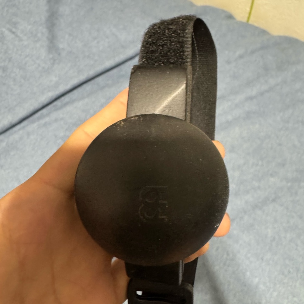 Black maracas wearable
